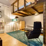 Deluxe Twin Studio In Kazinczy Street