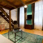 Deluxe Twin Studio In Kazinczy Street
