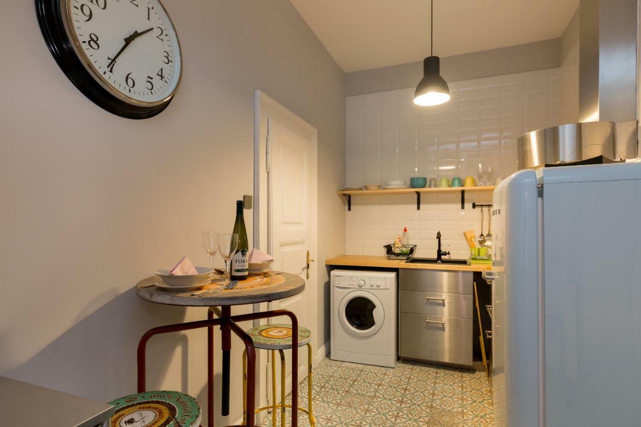 Deluxe Twin Studio In Kazinczy Street *