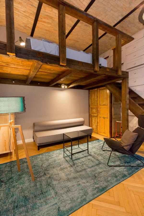 Deluxe Twin Studio In Kazinczy Street